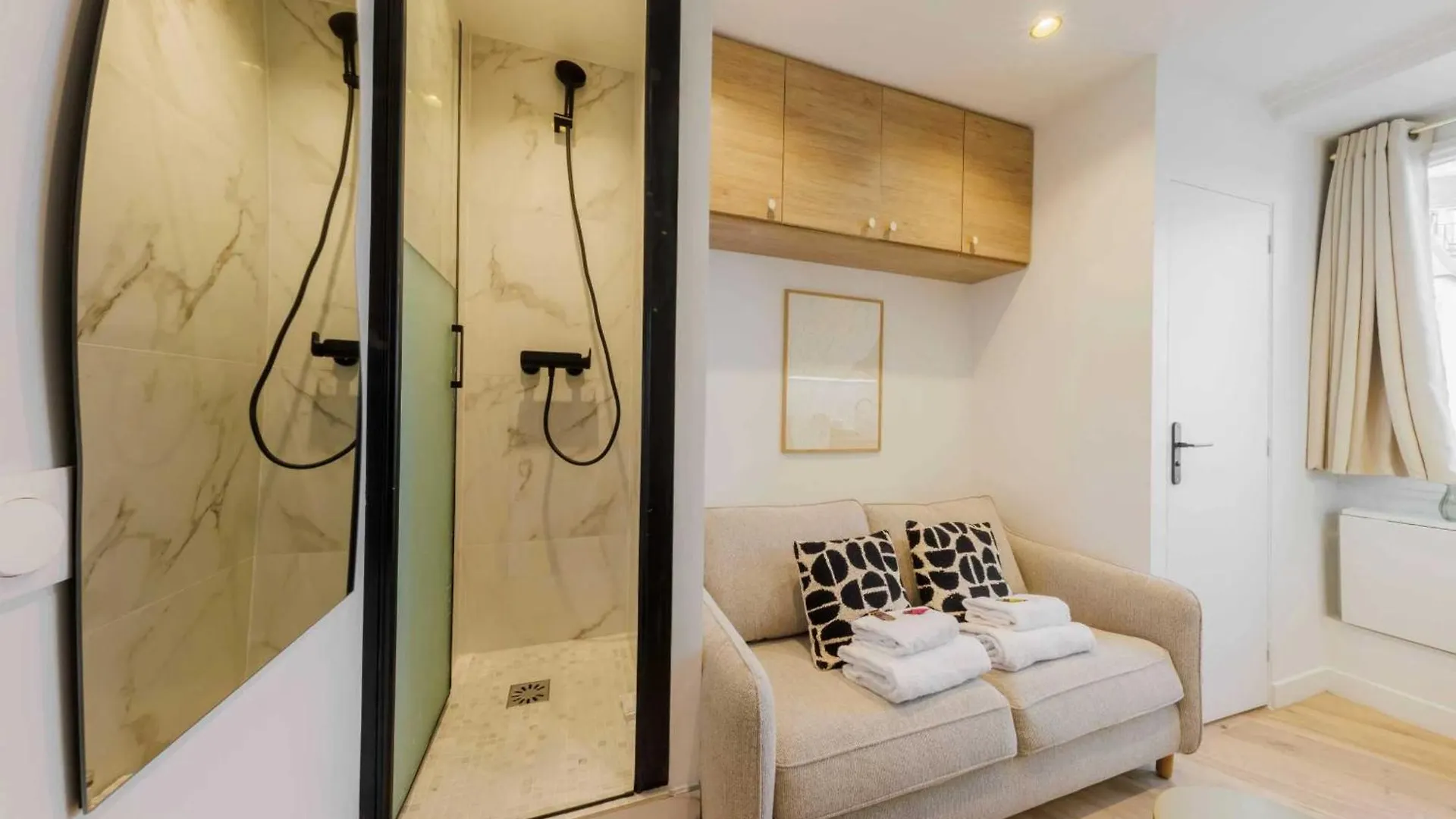 Appartement In The Heart Of Paris Eiffel Tower 0*,  France